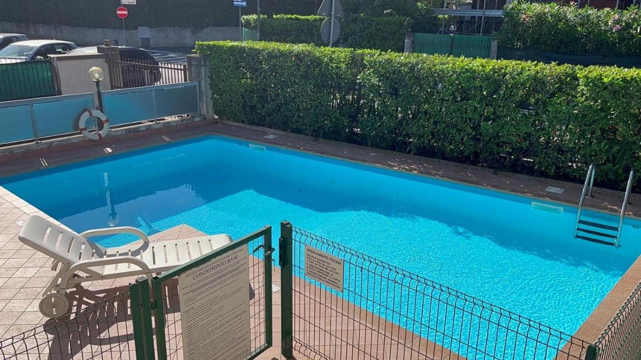 Free Parking - Blue Apartment Vicino Al Centro Sirmione Exteriör bild